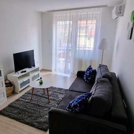 Appartement Cili Apartman Eger Extérieur photo