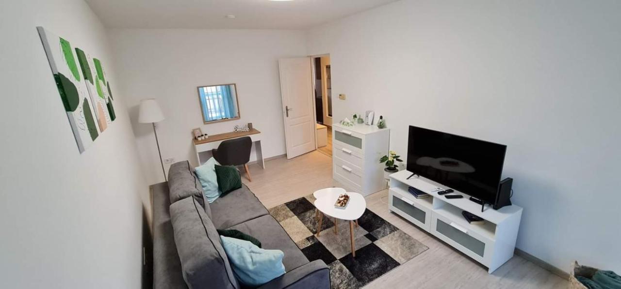 Appartement Cili Apartman Eger Extérieur photo