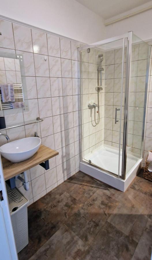 Appartement Cili Apartman Eger Extérieur photo