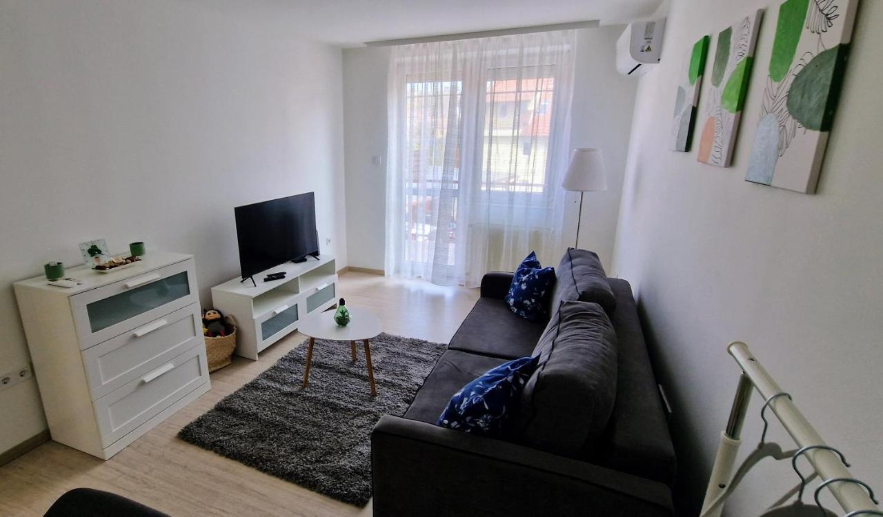 Appartement Cili Apartman Eger Extérieur photo